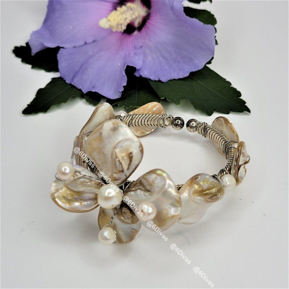 𝅺CREAM and Beige Sea Shell and Pearls Adjustable Cuff  Bracelet - Picture 8 of 10